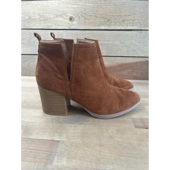 Qupid Shoes - Qupid Ankle heeled booties Brown Women Size 7